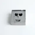Kreativer quadratischer rotierender Aschenbecher aus Edelstahl mit Totenkopf-Deckeldesign - Quadratischer Totenkopf Stil / Silber