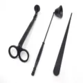 Kit de 3 accesorios para velas en acero inoxidable negro mate con tijeras, apagavelas y gancho - Black 3-Piece Set / Bolsa de polietileno