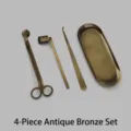 Set de cuidado para velas de 4 piezas en bronce antiguo con cortamechas y bandeja - Estilo de Capucha Recta / Juego de 4 piezas / Bronce Antiguo