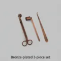 Juego profesional de 3 accesorios para velas con apagavelas y tijeras en color bronce rojo - Estilo de Capucha Recta / Juego de 3 Piezas / Bronce Rojo