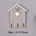 Nordic style wooden house-shaped key rack with heart decor and 3 bronze hooks, size 21x17.5cm - Hanging heart cabin - gray / 21x17.5x3CM