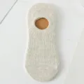 Γυναικείες άνετες βαμβακερές κάλτσες boat beige, ριγέ σχέδιο, αόρατες και λεπτές. - Ένα Μέγεθος Γυναικείο / Ζαχαρί