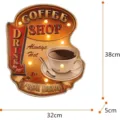 Vue détaillée de l'enseigne LED vintage Coffee Shop, dimensions 38x32x5cm - Café Boutique (80229)