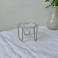 Bandeja de cristal minimalista para postres con soporte metálico en U verde salvia - Bandeja de Vidrio Redonda (T16036) / Hierro+Vidrio; 12x12x10cm / Gris
