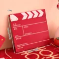 Claquette de cinéma rouge en bois créative, accessoire photo décoratif de mariage - Style Mariée (5823646159196)