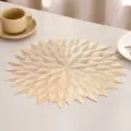 Elegant champagne gold leaf pattern PVC heat resistant placemat for luxury dining table - Style O (Overlapping Leaves) / Gold