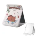 Tragbarer faltbarer Tisch-Make-up-Spiegel mit einem süßen Capybara-Cartoon-Print - Schwimmring-Stil / 22*17.5cm