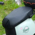Funda de asiento negra impermeable y resistente al sol para scooters eléctricos y motos - Estilo Impermeable Altamente Elástico Negro / Elástico en cuatro direcciones