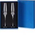 Elegantes Kristall-Champagnerglas-Set mit Herz-Design in einer blauen Premium-Box. - 2 Silberne Becher Packung / Geschenkbox