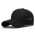 Schnelltrocknende schwarze Baseballkappe mit lasergeschnittenen Belüftungslöchern - Schwarz