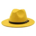 Elegante cappello fedora giallo con fibbia nera decorativa per l'autunno inverno - Giallo