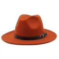 Elegante cappello fedora in feltro arancione ruggine con fibbia nera per autunno e inverno - Colore caramello