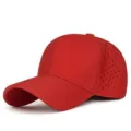 Rote schnelltrocknende Baseballkappe mit lasergeschnittenem Mesh für Sonnenschutz - Gummizug Geschlossen 57-58CM / Rot