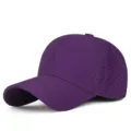 Atmungsaktive lila schnelltrocknende Baseballkappe mit lasergeschnittenen Löchern - Gummizug Geschlossen 57-58CM / Lila