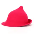 Eleganter magentafarbener spitzer Hexenhut aus Wollfilz mit Rollrand für Halloween. - Fuchsia