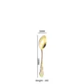 Elegante cuchara dorada estilo palacio con relieve y medidas de 130mm por 25mm - Cuchara de café / Dorado