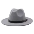 Elegante cappello fedora grigio a tesa larga con fibbia per uno stile autunnale - Grigio chiaro