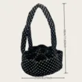 Vista dettagliata della borsa in tela a pois per la raccolta di uova da 21x30 cm - Pois Neri