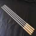 Ensemble de brochettes de barbecue en acier inox avec des manches en bois de chêne - 600*10*2mm