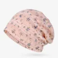 Elegante berretto slouchy in pizzo floreale rosa da donna, traspirante e design leggero - Taglia unica / Stile Floreale / Rosa