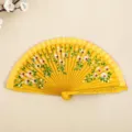 Abanico español plegable amarillo de 19 cm con delicado diseño floral pintado a mano - Pintado por ambos lados / Amarillo