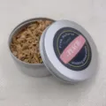 Virutas de madera de melocotón en lata para ahumador de cócteles y barbacoa - Madera de Melocotonero / Paquete de 45-50g (75x35mm)