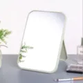 Tragbarer mintgrüner Klapp-Schminkspiegel für den Schreibtisch im modernen Design - Nordisches Grün