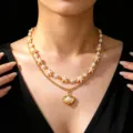 Collana dorata a due strati con ciondoli a stella marina, perle e pendente a conchiglia - Stile Doppio Strato Oro Stella Marina e Conchiglia Perla Artificiale (16)