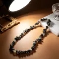 Collana di frammenti di cristallo naturale con pietre nere e trasparenti stile boho - Stile Ossidiana Nera Schegge Trasparenti (5)