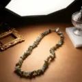 Collana boho artigianale con scaglie di cristallo naturale per uno stile da spiaggia - Stile Minerale Misto Multicolore (6)