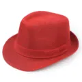 Roter Leinen-Fedora-Hut mit stilvollem Band und geschwungener Krempe für den Sommer. - Einheitsgröße / Aufrollbarer Fedora Hut / Rot