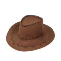 Dettaglio ravvicinato di un cappello da cowboy in pelle scamosciata marrone con cuciture nere - Taglia unica / Marrone