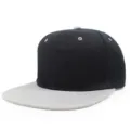 Vista detallada de la gorra hip-hop snapback de ala plana en dos tonos negro y gris. - Ajustable / Negro + Gris