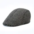 Classic retro houndstooth pattern wool flat cap for men in black and beige finish - One Size / Dark Grey Houndstooth