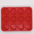 Rode hartvormige siliconen mal met 12 gaten voor bakken en DIY-chocolades - Rood