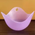 Rosa Eierwilderer-Schale aus lebensmittelechtem Silikon für Mikrowelle und Kochen - Taroviolett