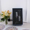 Hochzeit Kristall Sektglas und Kuchenmesser Besteck Set 4-teilig im edlen Geschenkbox. - 4-teiliges Set mit goldenen Strasssteinen