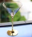 Elegantes Martini-Cocktailglas mit dekorativem vergoldetem Stiel und Strassstein-Fuß - Gold