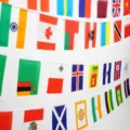 Ghirlanda decorativa con 48 bandiere nazionali per la celebrazione della Coppa del Mondo 2026 - Mix di 48 Paesi / 48 Pezzi/Confezione (14x21cm)