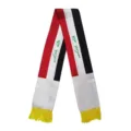 Detailaufnahme eines Schals mit Irak-Flagge aus Satin-Polyester mit grüner Stickerei - Stil 2