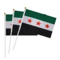Hochwertige syrische Unabhängigkeitsflaggen aus Polyester mit weißen Handstäben - Syrische Unabhängigkeit Handflagge / 14x21CM