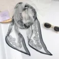 Elegante pañuelo largo de gasa con rosas negras para mujer, ligero fular de primavera verano - Camelia Negra