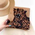 Vista detallada de una bufanda de diseño coreano con estampado de leopardo para mujer de gala - Estampado de Jaguar (Flecos en 4 Lados) / 88*188cm