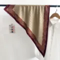 Foulard triangle en soie rétro bordeaux et havane avec bordure à motif cachemire - Foulard Triangle (TBSJJ75) / 87x130cm / Éventail Rouge Orange