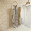 Langer Chiffonschal mit lila Blumenmuster und grünem Rand, elegantes Accessoire - 150cm / Lila Rose Blumenmuster