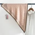 Foulard en soie triangle rose vintage à motif paisley pour l'été - Foulard Triangle Paisley Vintage (TBSJJ71) / 87x130cm / Rose