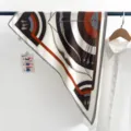 Foulard en soie triangulaire rétro avec motif de tir à l'arc artistique en orange - Style Imprimé Cible de Tir à l'arc (TBSJJ79) / 87x130cm / Color Block Café