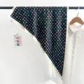 Foulard triangulaire en soie à motifs foncés pour femmes accessoire de mode chic. - Foulard Triangle (TBSJJ84) / 87x130cm / Imprimé Abstrait Noir