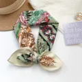 Stilvolles grünes Baumwoll-Halstuch mit Blumenmuster für das Sommerstyling von Damen - MBFJ31 Stil / Grünes Florales Patchwork
