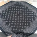 Klassisches britisches Vintage-Bandana aus Seide mit schwarzem Paisley-Muster für Sie - Quadratischer Schal-Stil (68RZW241-Black) / 65x65cm / Schwarz